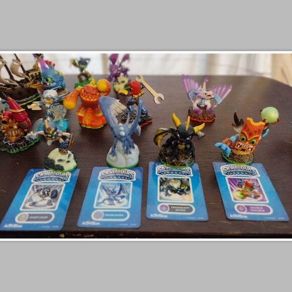 Skylanders Spyro's Adventure Xbox 360 Video Game Lot Of 16 Figures And Cards - Picture 3 of 10